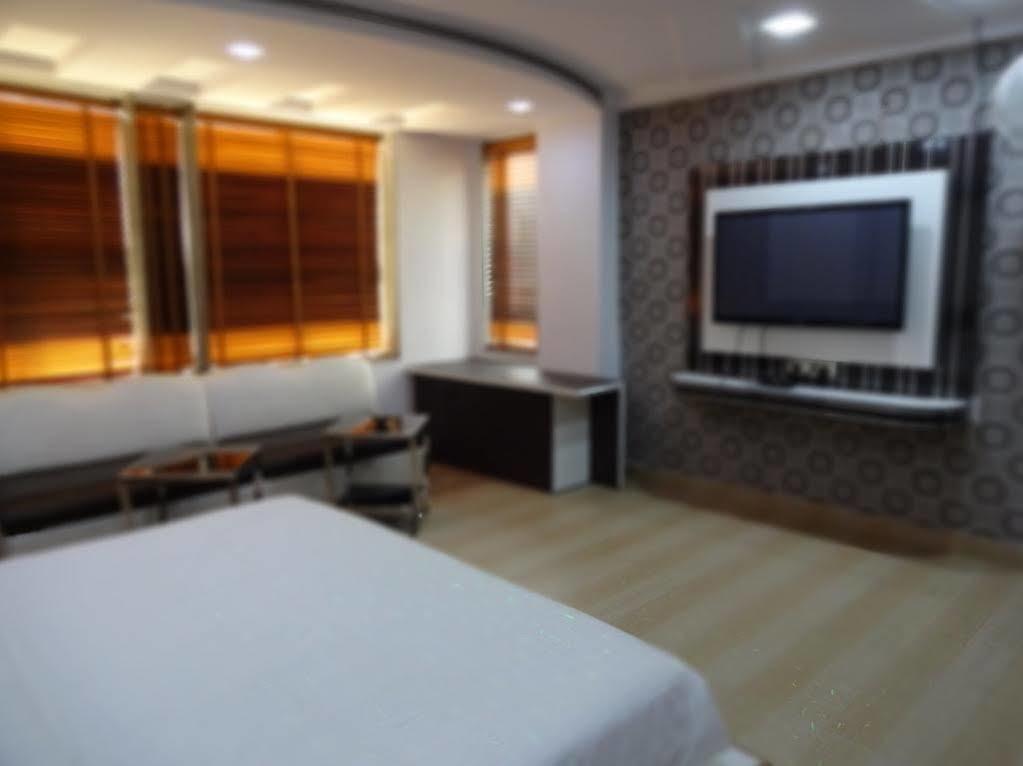 Hotel Shree Vinayak Palace Бхопал Экстерьер фото
